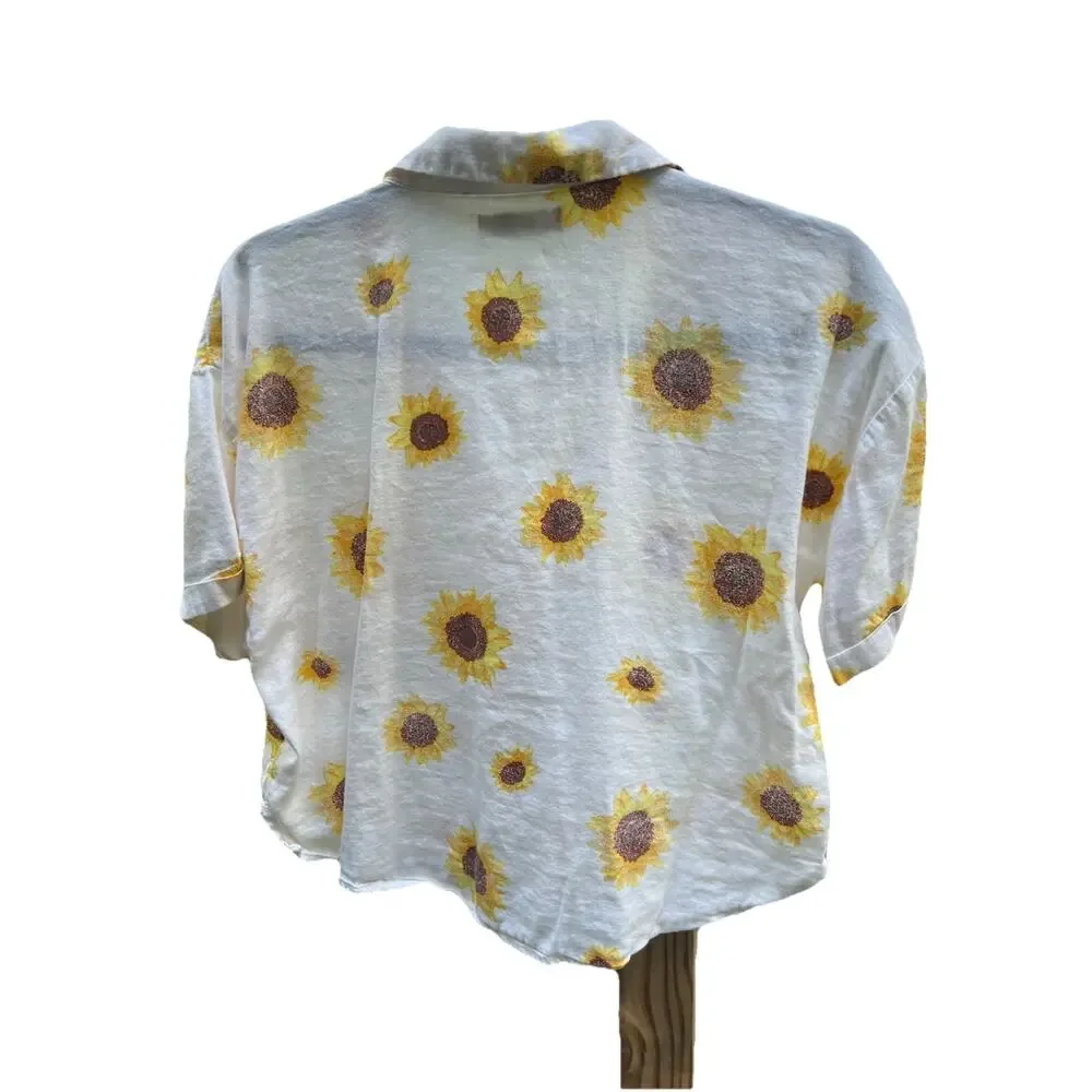 SO Goods For Life LARGE Button Front Shirt with Pocket White & Daisy Print Cabin - Picture 4 of 10